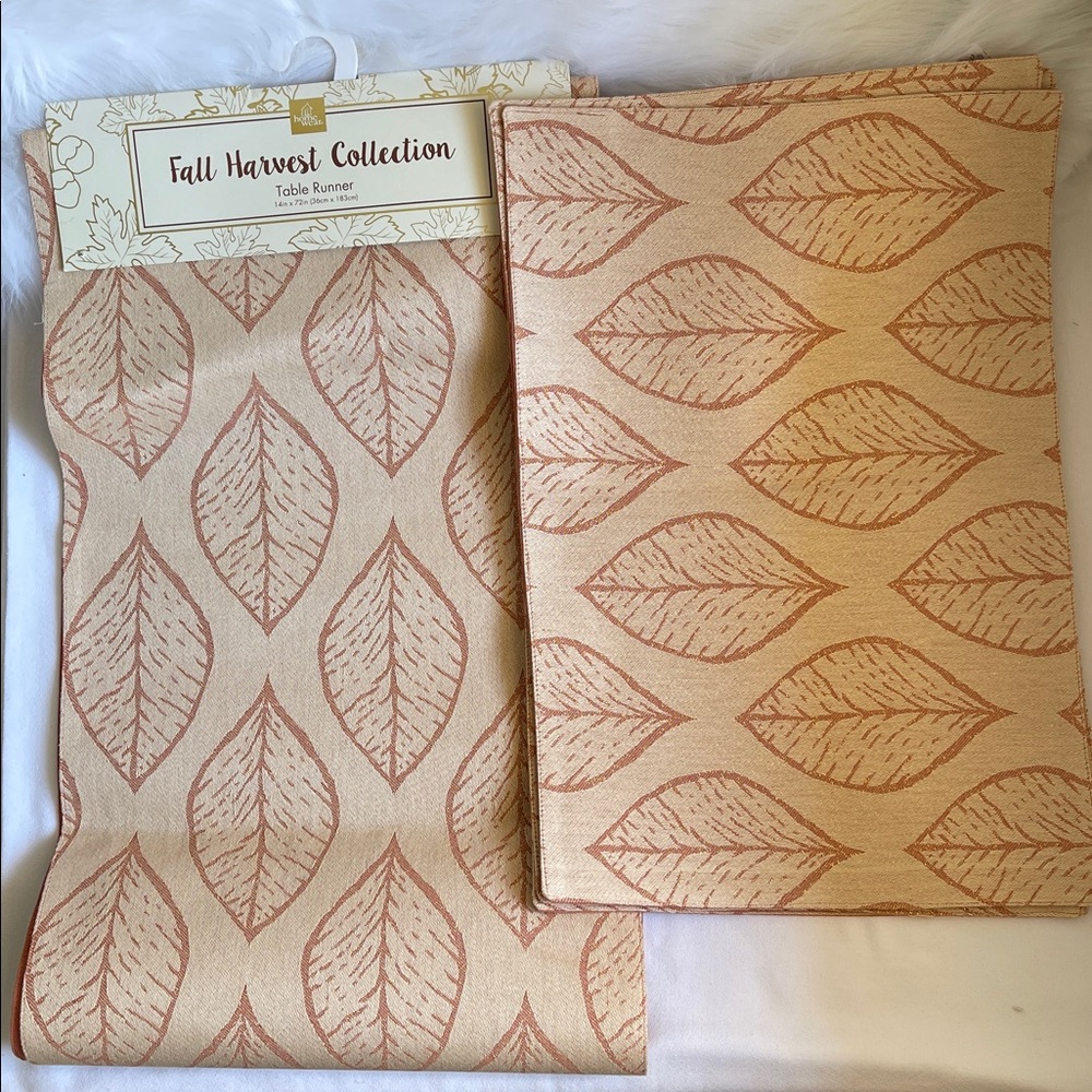 Homewear Table Runner With Set of 5 Placemats. Brand New With Tags.